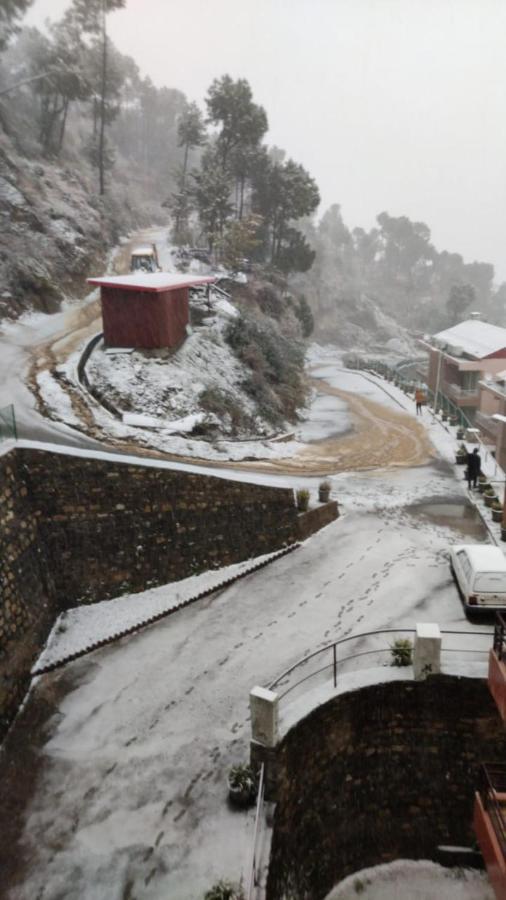 Amravati Resort Solan Eksteriør bilde